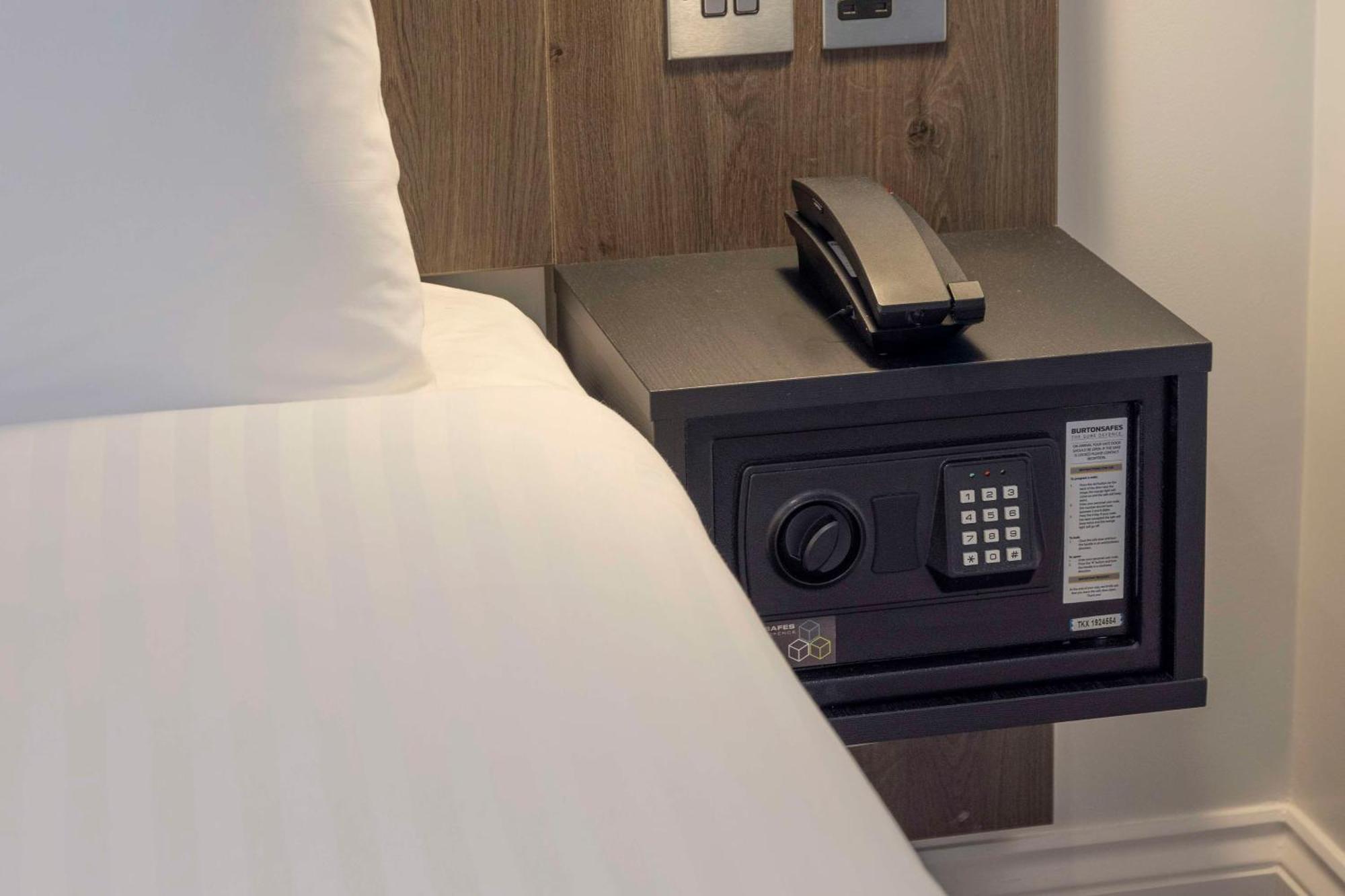 Best Western Kensington Olympia Hotel Лондон Екстер'єр фото